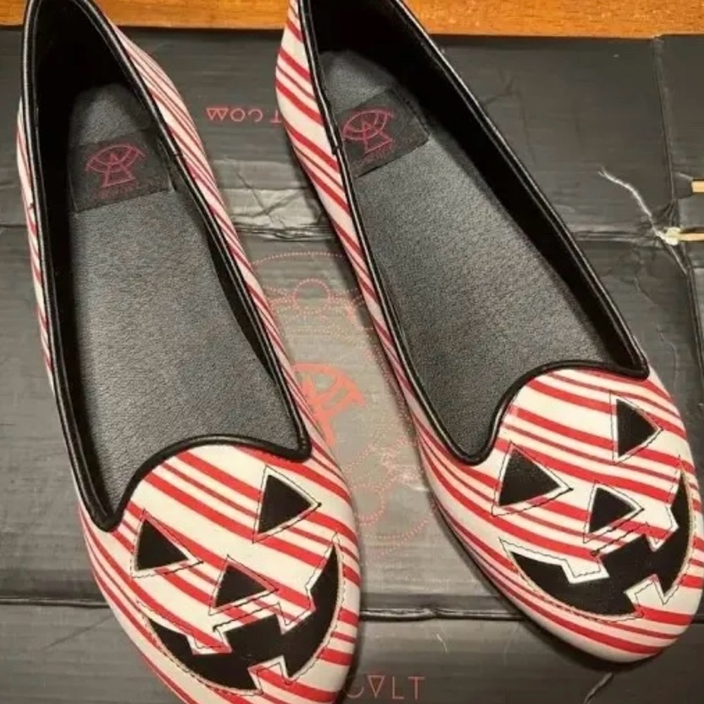 strange cvlt peppermint jack-o-lantern flats size 8
